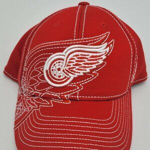 Detroit Red Wings Vintage NHL Reebok Center Ice Hat Fitted Small